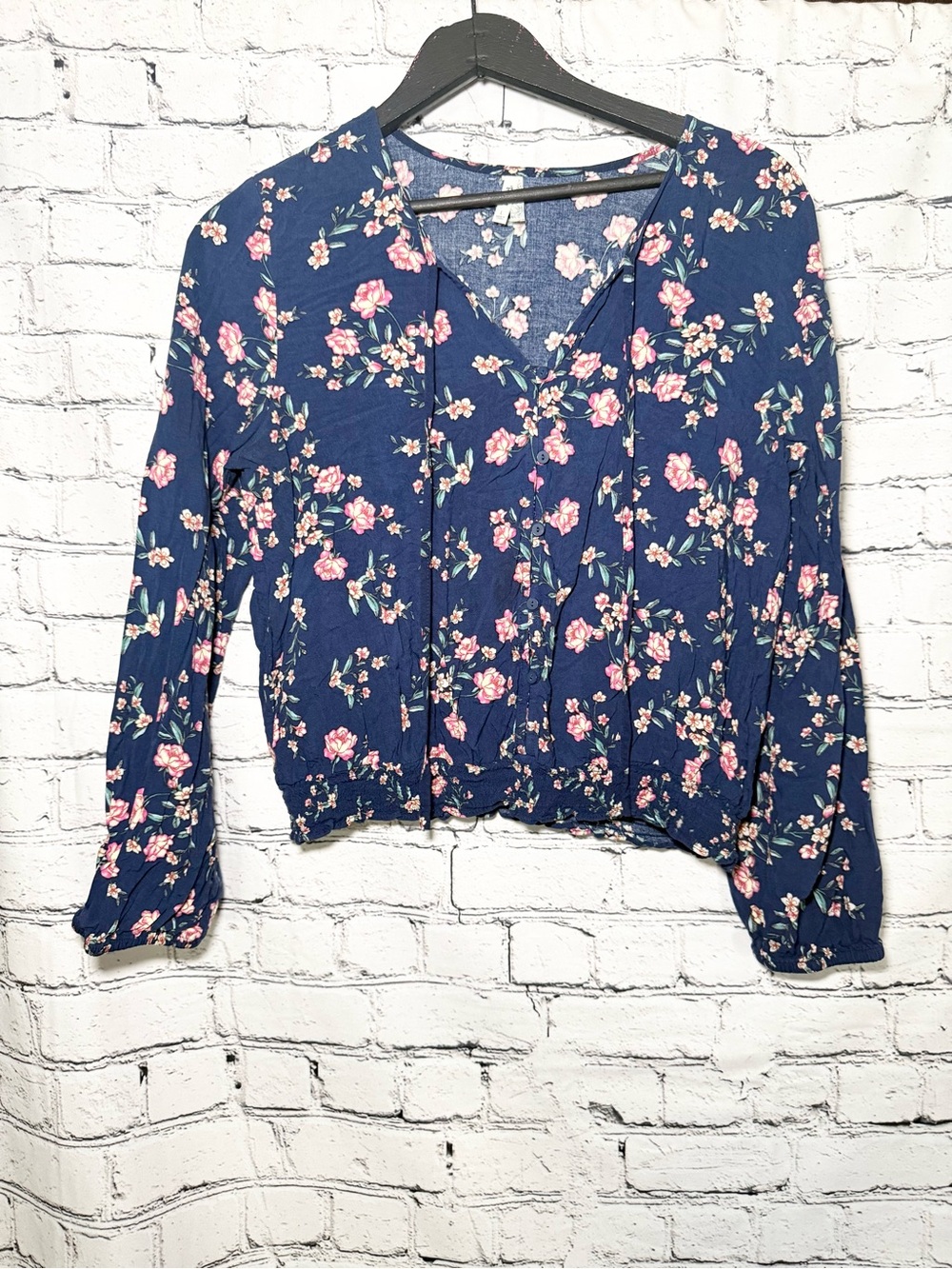 Mudd. Navy long sleeve top. Size L